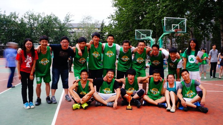 20130601篮球比赛冠军合影
